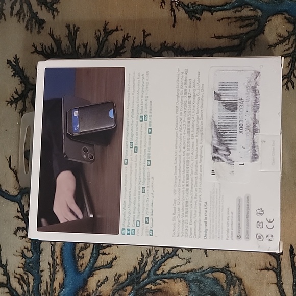 ESR HaloLock wallet stand - Picture 2 of 11